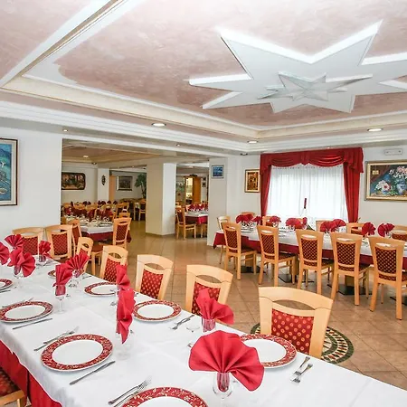 Hotel Comparsa 3*